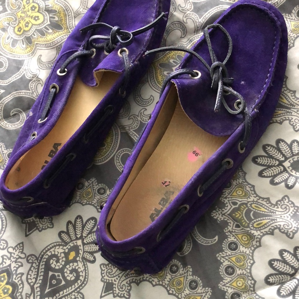 Ladies purple suede flats